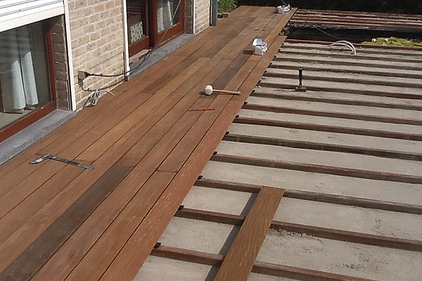 aanleg-van-houten-terras-